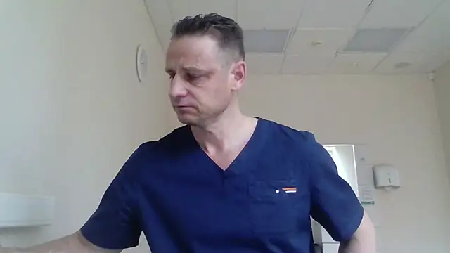 Snapshot of Freeze_Fire chatting on October 18, 2025, 5:20 am Freeze Fire online show from October 18, 2025, 5:20 am