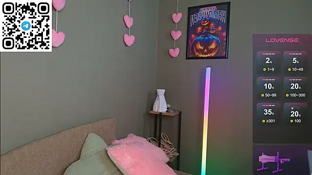 Selena Lune online show from November 6, 2025, 2:37 am