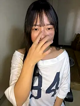 Snapshot of Be_xinh chatting on October 22, 2025, 3:11 pm Be xinh online show from October 22, 2025, 3:11 pm