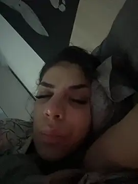 AylinHazellx online show from November 17, 2025, 5:22 am