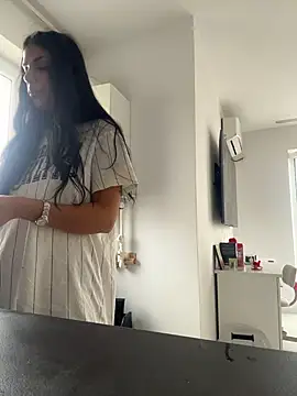 AylinHazellx online show from October 26, 2025, 9:10 am