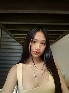 Bunny72772 online show from October 28, 2025, 4:06 pm