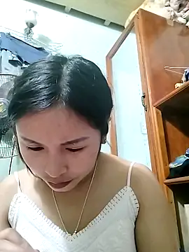 Mai4568 online show from September 30, 2025, 12:33 pm