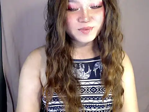 Eyes-on-me online show from November 21, 2025, 3:11 pm