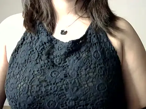 Aaliya02 online show from November 2, 2025, 7:24 am