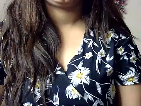 Snapshot of Aaliya02 chatting on June 4, 2026, 11:20 pm Aaliya02 online show from June 4, 2026, 11:20 pm