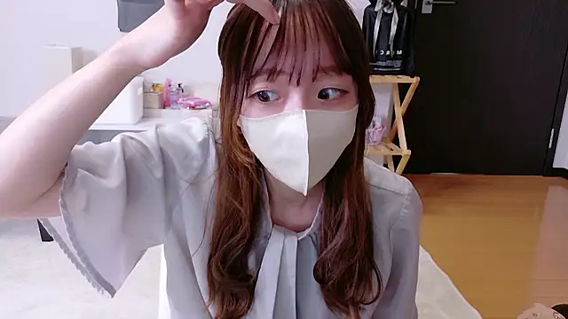 saku sakura  online show from October 13, 2025, 8:05 am