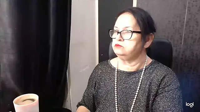 MissSanjanne online show from November 7, 2025, 7:18 pm