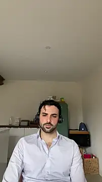 eauminerale online show from February 16, 2026, 8:35 am