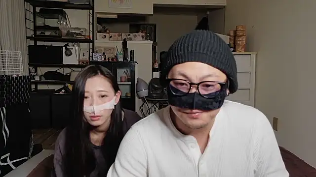 Snapshot of shun_ch chatting on May 7, 2026, 1:58 pm shun ch online show from May 7, 2026, 1:58 pm