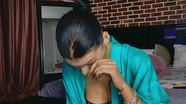 MeganSin  online show from October 8, 2025, 4:25 am