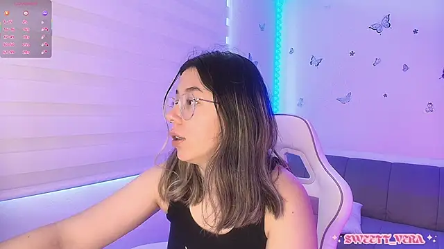 sweettvera online show from April 13, 2026, 1:04 pm