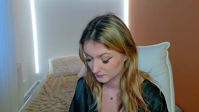 Anaayss  online show from February 3, 2026, 6:00 am