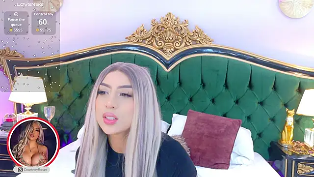 Snapshot of CourtneyRoses chatting on November 17, 2025, 2:32 pm CourtneyRoses online show from November 17, 2025, 2:32 pm