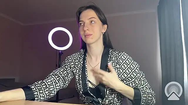 Snapshot of Prettyyy_Angel chatting on November 21, 2025, 6:34 am Prettyyy Angel online show from November 21, 2025, 6:34 am