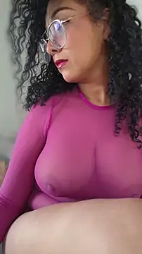 LondonHilton online show from March 25, 2026, 6:29 pm