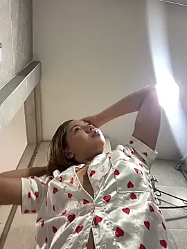 Gaby 002 online show from October 2, 2025, 1:09 am