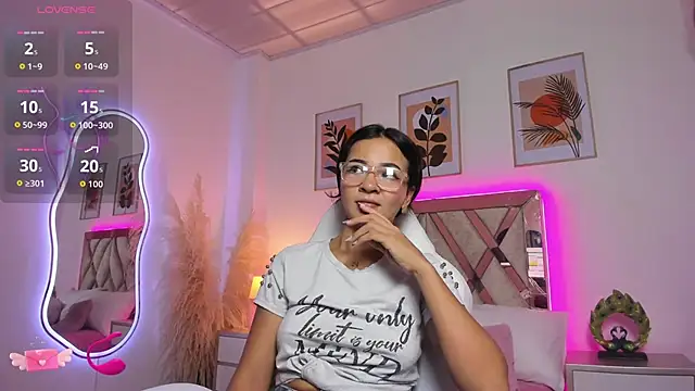 akira 09  online show from November 11, 2025, 12:11 pm