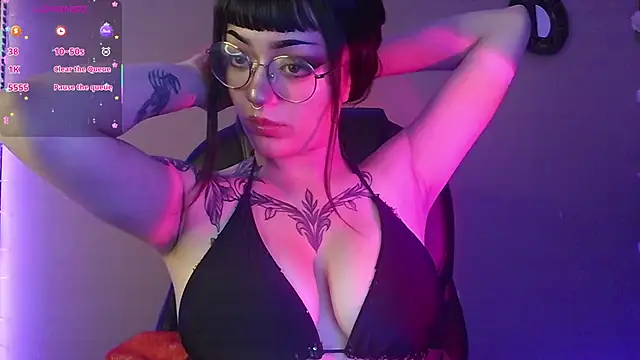 Snapshot of LesRose chatting on December 22, 2025, 4:23 am LesRose online show from December 22, 2025, 4:23 am