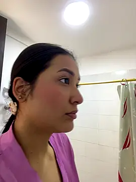 IsabellaJoness  online show from October 21, 2025, 12:15 pm