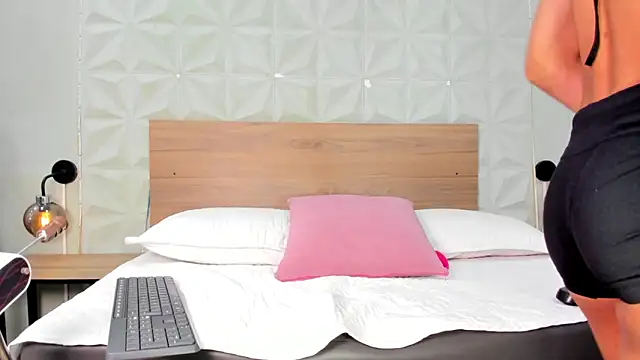 ValeryTrans  online show from March 1, 2026, 1:33 pm