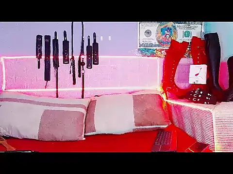 Snapshot of mylygrey chatting on February 6, 2026, 10:06 pm mylygrey online show from February 6, 2026, 10:06 pm