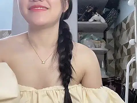 Snapshot of Ara4865 chatting on October 3, 2025, 3:24 pm Ara4865 online show from October 3, 2025, 3:24 pm