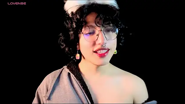 Snapshot of -BlueOpal- chatting on November 23, 2025, 8:52 pm -BlueOpal- online show from November 23, 2025, 8:52 pm