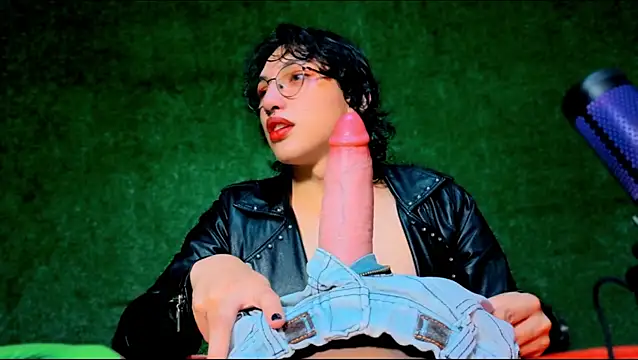 Snapshot of -BlueOpal- chatting on November 7, 2025, 8:35 pm -BlueOpal- online show from November 7, 2025, 8:35 pm