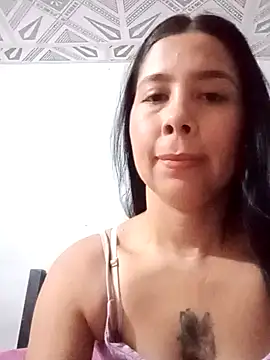 elyne hot online show from October 15, 2025, 2:25 pm