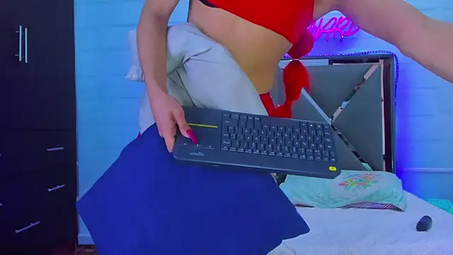 Snapshot of Shaina_Monroe chatting on December 5, 2025, 6:17 pm Shaina Monroe online show from December 5, 2025, 6:17 pm