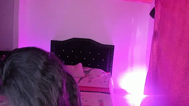 kitty  chs online show from December 2, 2025, 11:23 am