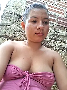 hot-mom22 online show from October 17, 2025, 1:35 pm