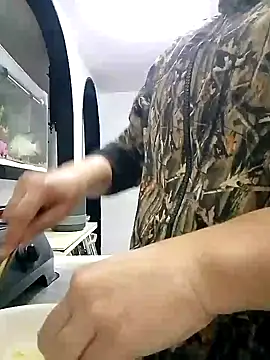 abysaenz online show from October 8, 2025, 4:03 am