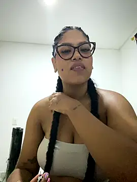 miiabrown18 online show from November 3, 2025, 11:52 pm