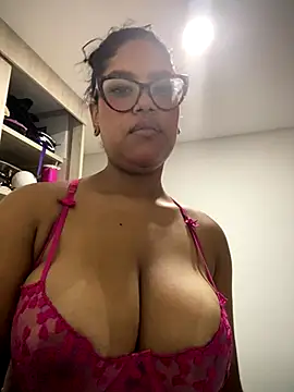 miiabrown18 online show from October 23, 2025, 6:12 am