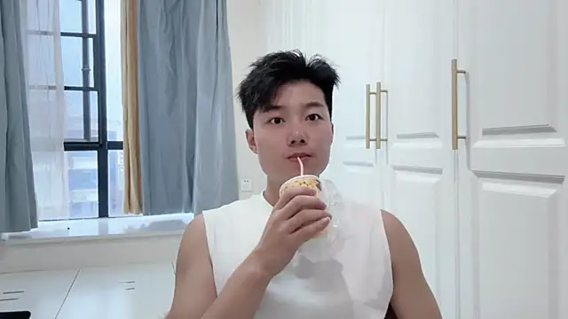 Snapshot of xwen2020 chatting on September 24, 2025, 10:27 pm xwen2020 online show from September 24, 2025, 10:27 pm