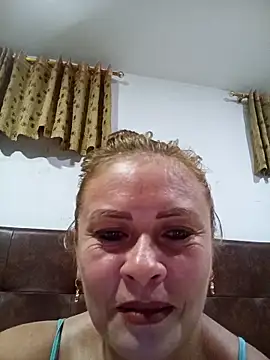 laura caponera  online show from September 23, 2025, 4:30 am