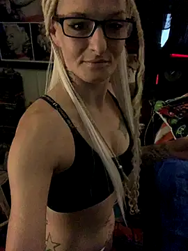 blondebarbiebae online show from October 13, 2025, 10:10 pm