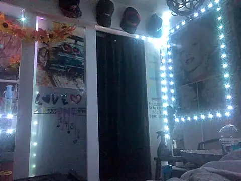 blondebarbiebae online show from July 30, 2026, 3:27 am