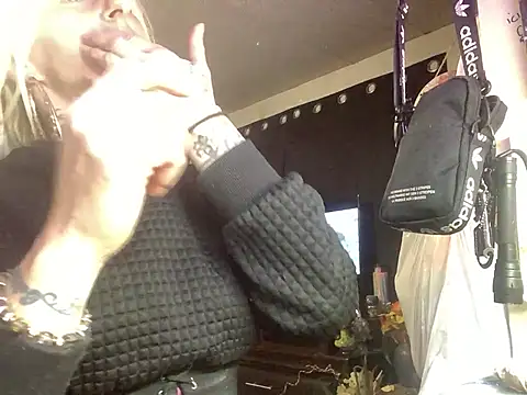 blondebarbiebae online show from February 25, 2026, 8:03 am