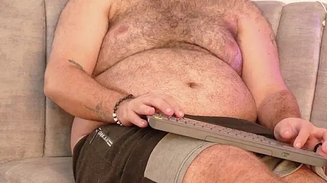 big bearr online show from November 24, 2025, 3:39 am