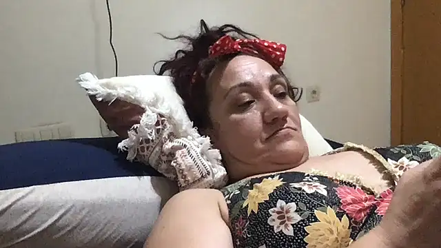 paula19800 online show from October 15, 2025, 10:18 pm