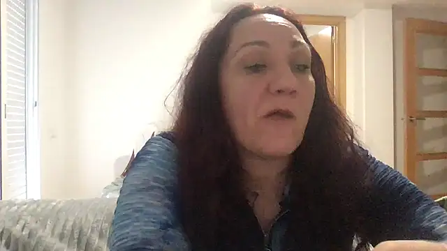 paula19800 online show from November 8, 2025, 11:14 am