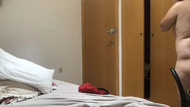 paula19800 online show from October 18, 2025, 9:50 pm