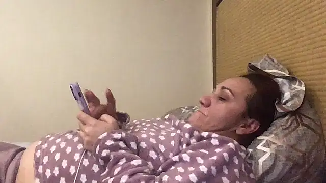 paula19800 online show from November 21, 2025, 5:12 pm