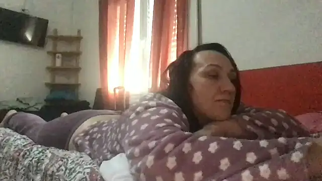 paula19800 online show from November 28, 2025, 1:44 pm