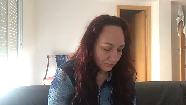 paula19800 online show from November 9, 2025, 10:19 am