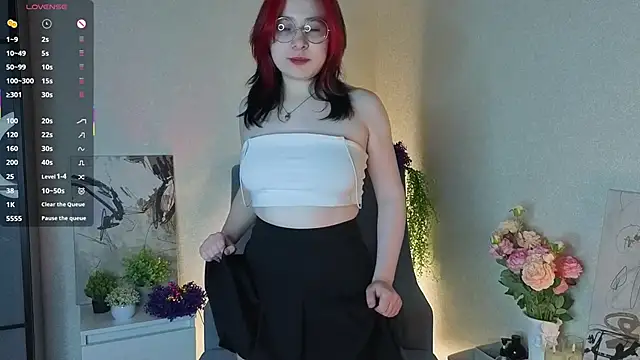 NyamNyamNyammm online show from October 20, 2025, 2:06 pm