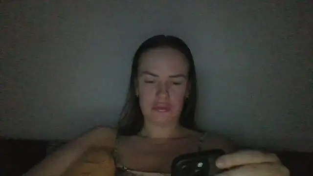 Snapshot of Veylonna chatting on November 2, 2025, 5:18 pm Veylonna online show from November 2, 2025, 5:18 pm